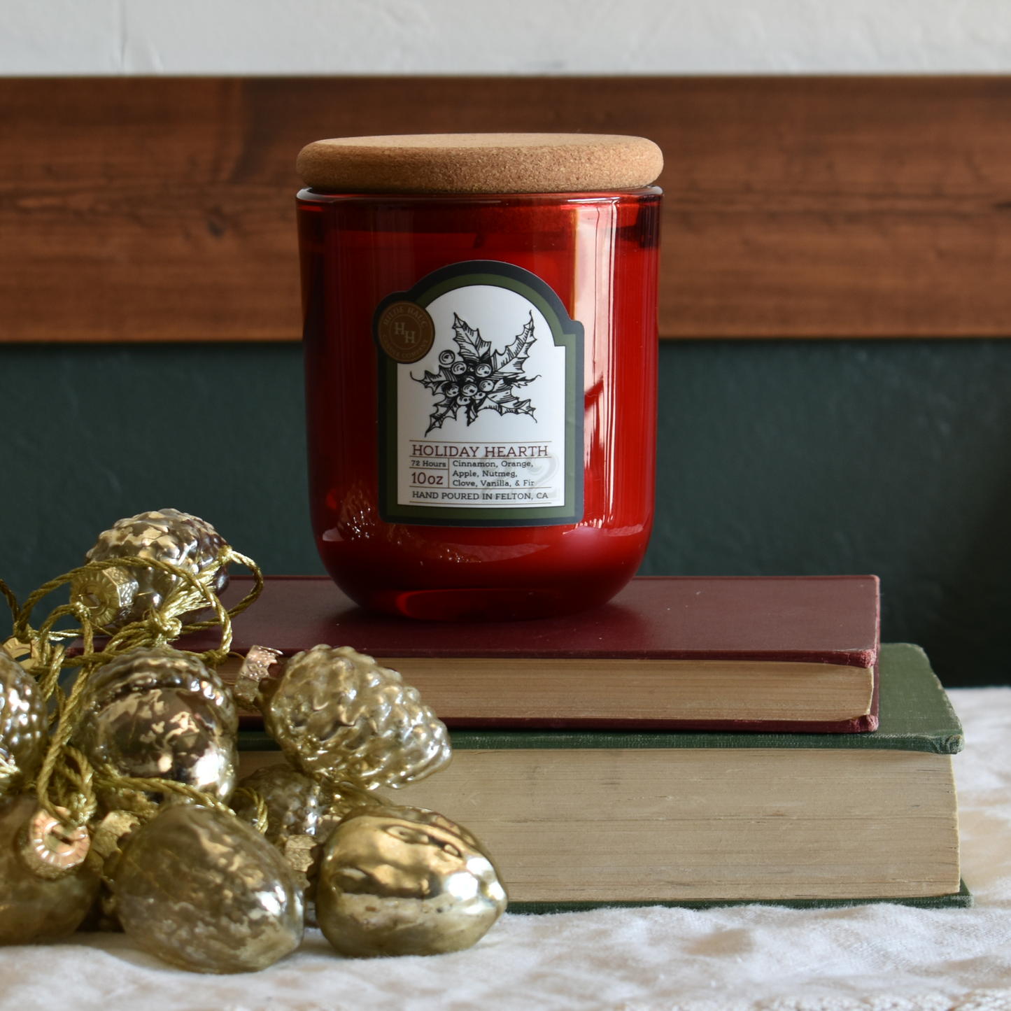 Holiday Hearth Candle 10 Oz